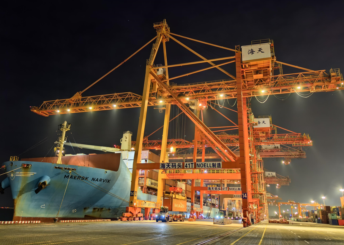 1764742345780607.png 码头夜景.png